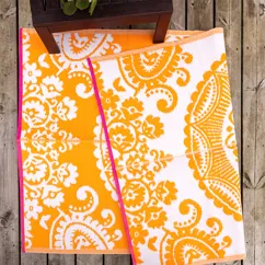 recycled outdoor rug (180 x 120 cm) - orange