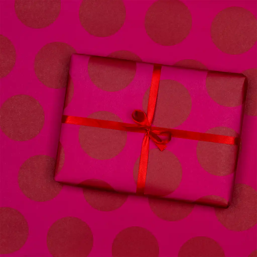 wrapping paper sheets - spotlight red on pink