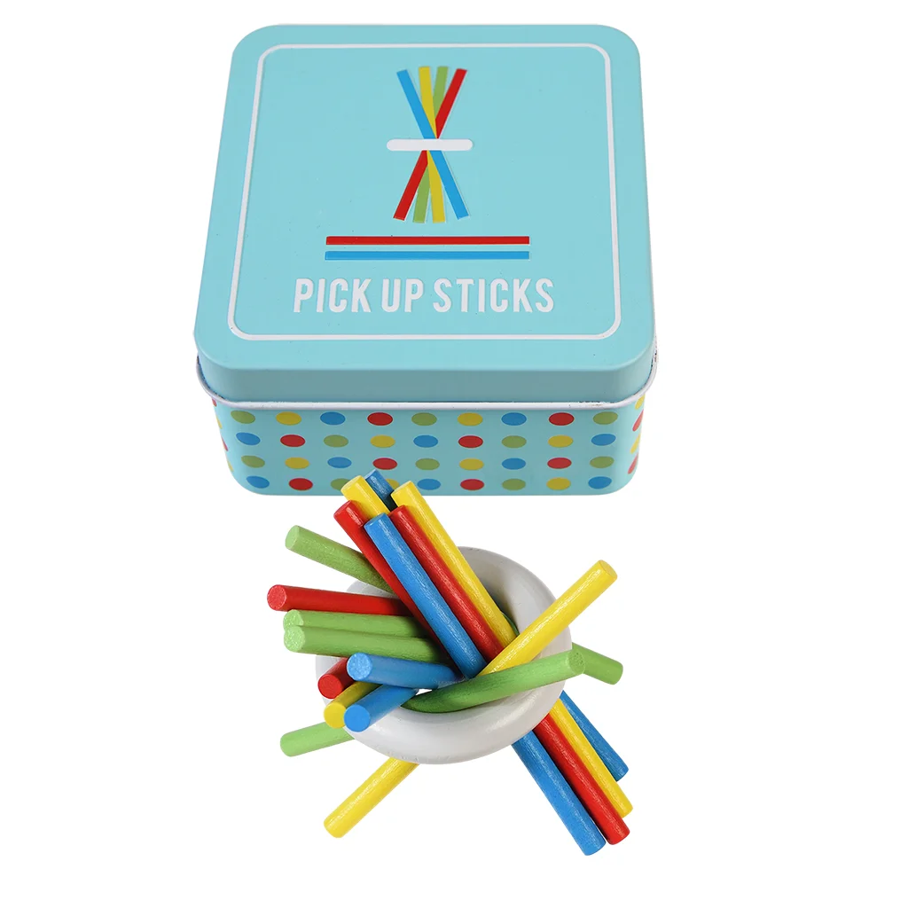 juguete de madera 'pick up sticks' en una lata