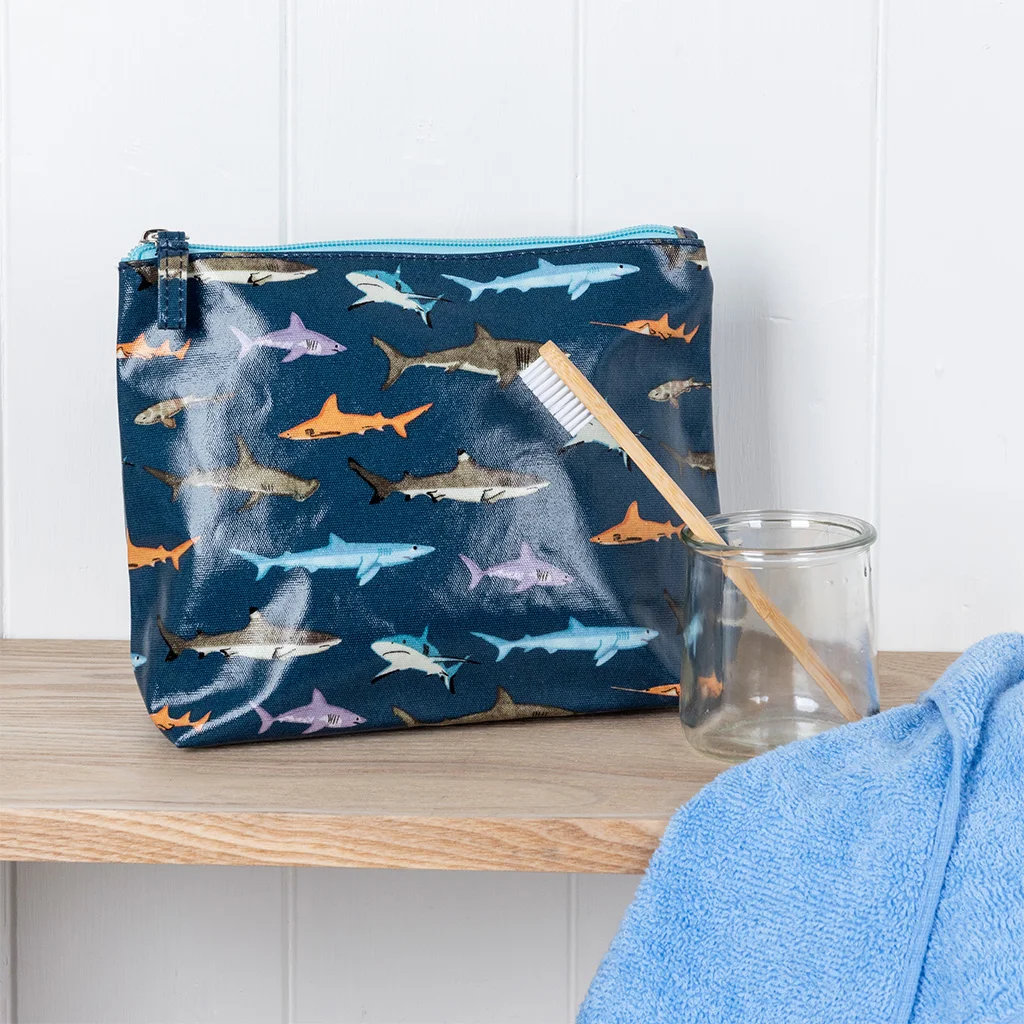 bolsa de aseo sharks