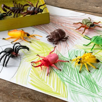 assorted creepy crawlies (box of 10) assorted creepy crawlies (box of 10)