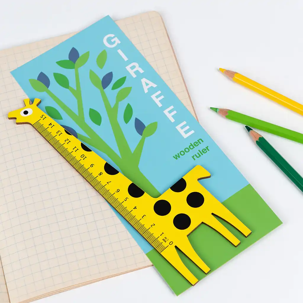 règle en bois girafe jaune