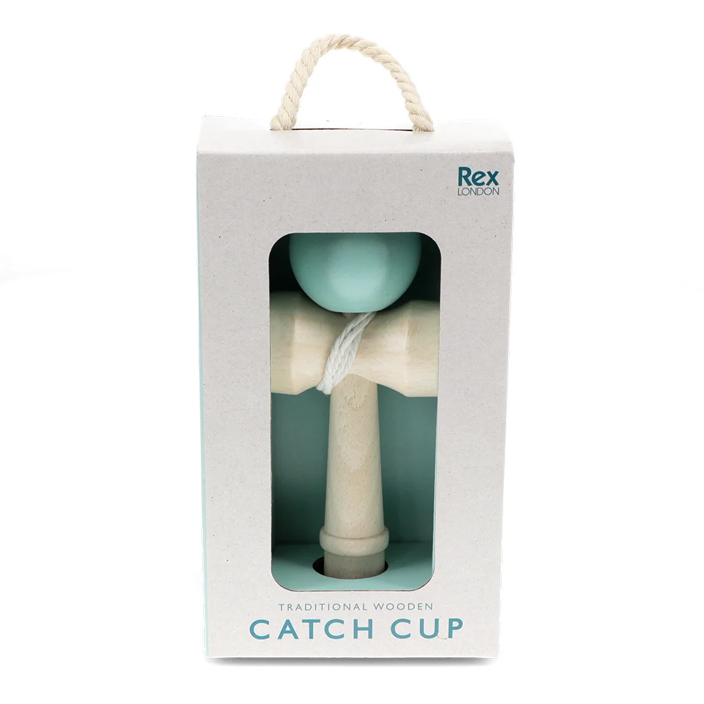 tasse et balle de capture kendama en bois