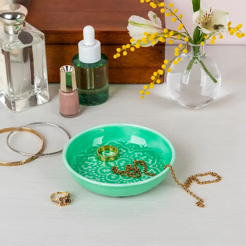 enamel trinket dish - green.