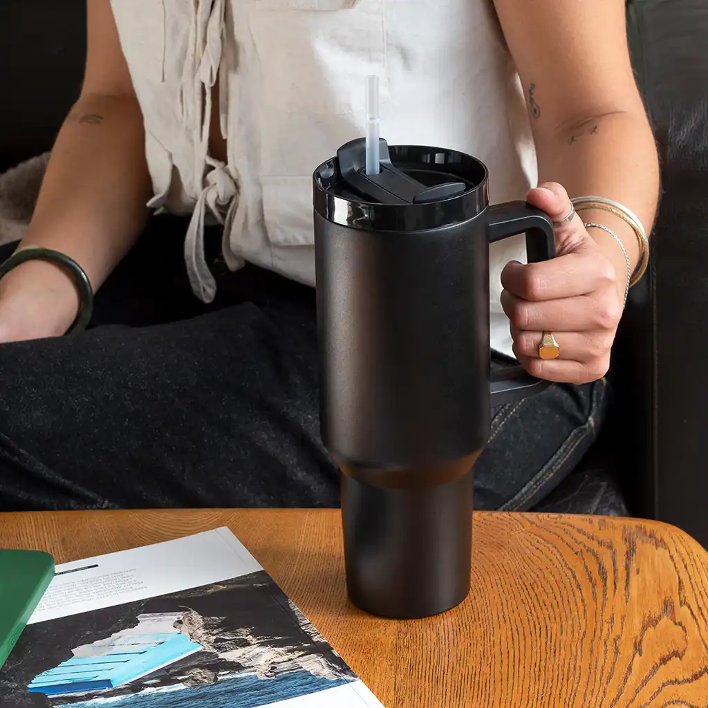 travel tumbler with handle (1.2ltr) - black