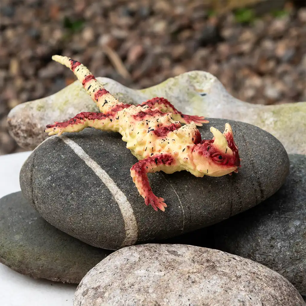 realistic horned lizard toy